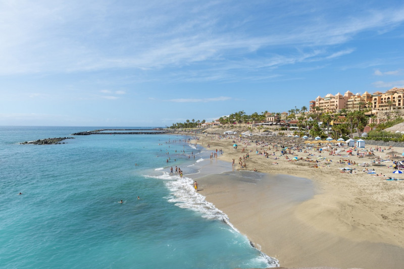 Canarias marcha en unas protestas históricas contra el turismo masivo