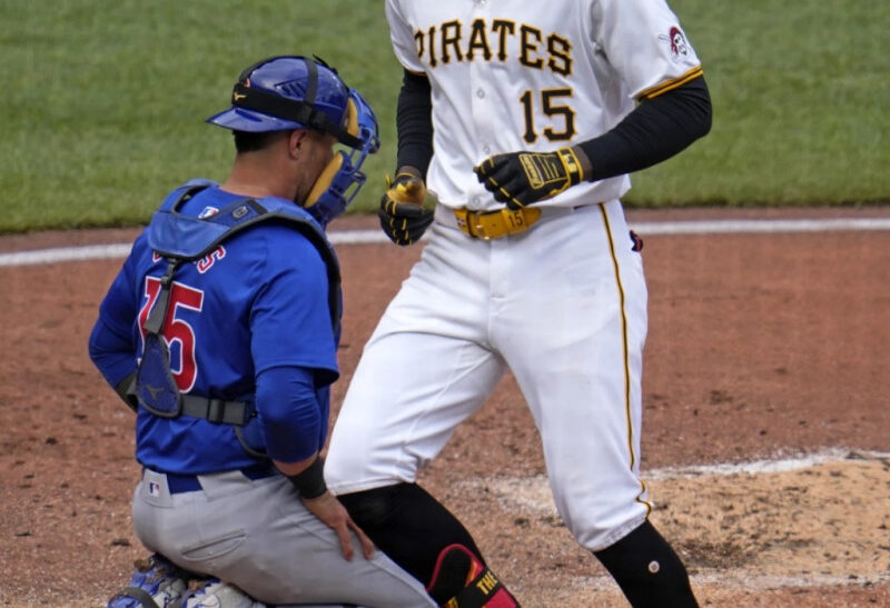 Oneil Cruz pega uno de los 5 HRS de los Piratas ante los Cubs