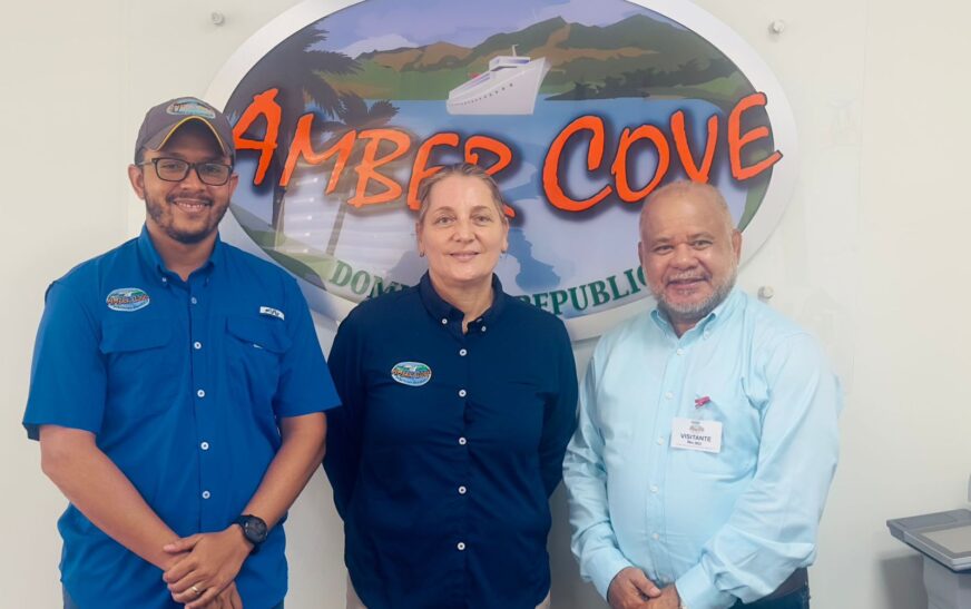 Gerente de Amber Cove, Sharon Mei, y Presidente del Festival Gastronómico del Pescado de Maimón, Luciano Vásquez, se Reúnen para Coordinar su Cuarta Edición