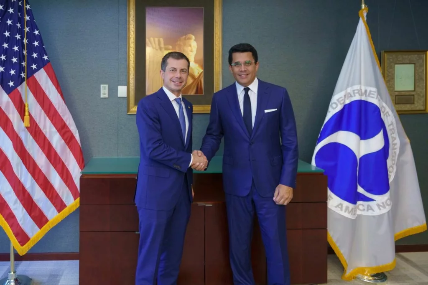 Ministro de Turismo RD se reúne con secretario de Transporte de Estados Unidos